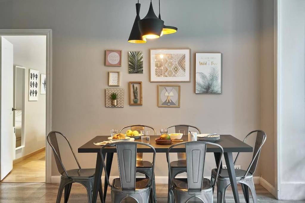 Magnificent 4 Bedroom Apartment In Eixample Barcelona Ngoại thất bức ảnh