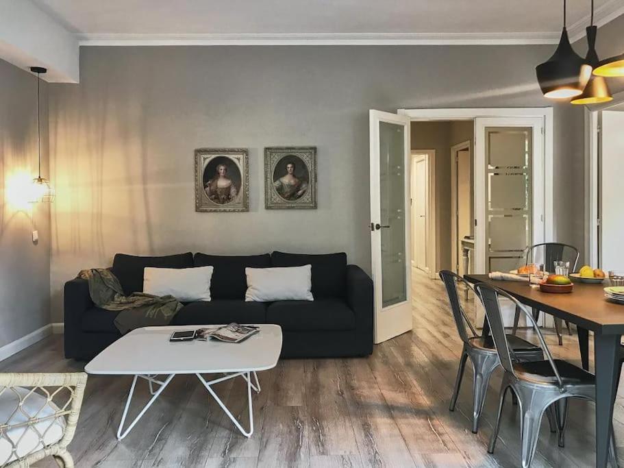 Magnificent 4 Bedroom Apartment In Eixample Barcelona Ngoại thất bức ảnh